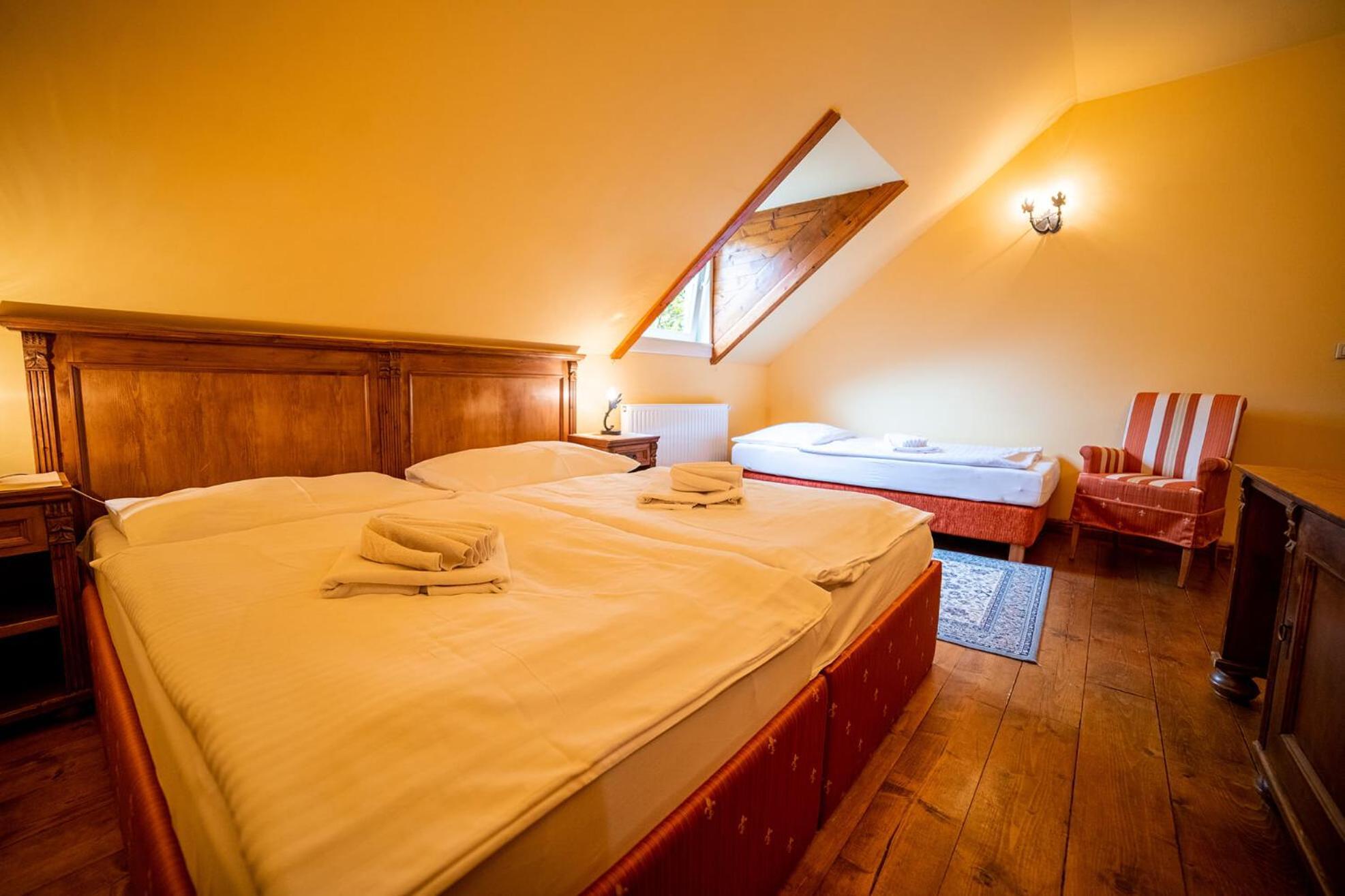 Penzion Cosmopolitan I. Banská Štiavnica Buitenkant foto