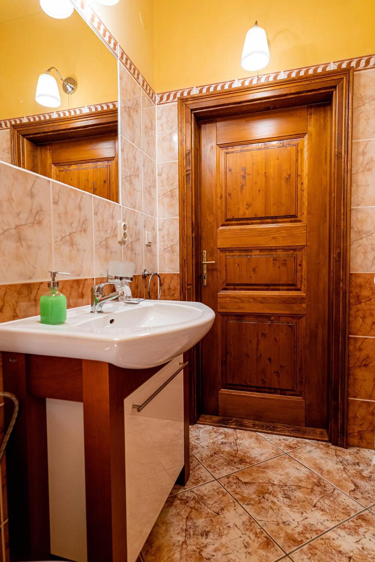 Penzion Cosmopolitan I. Banská Štiavnica Buitenkant foto