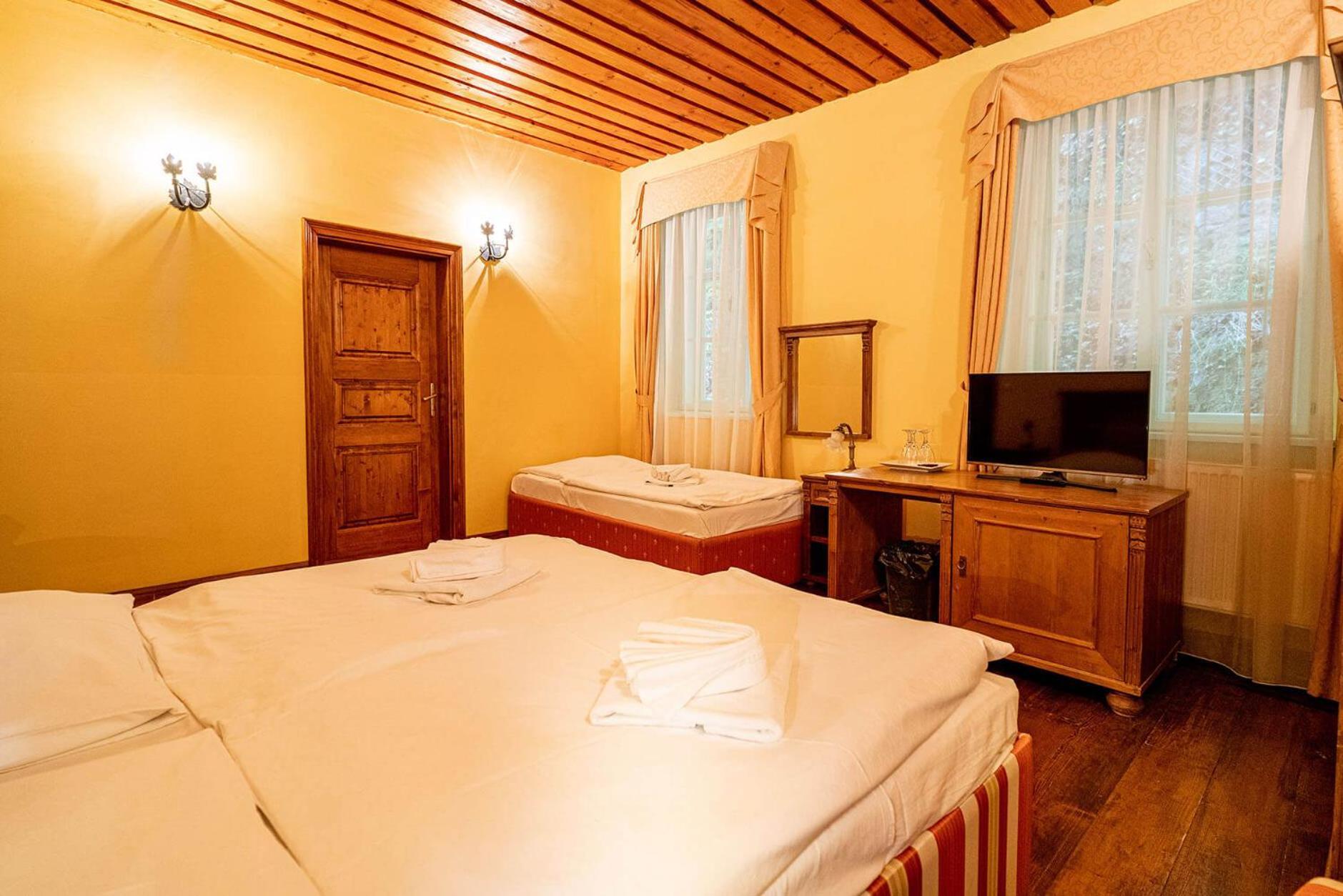 Penzion Cosmopolitan I. Banská Štiavnica Buitenkant foto