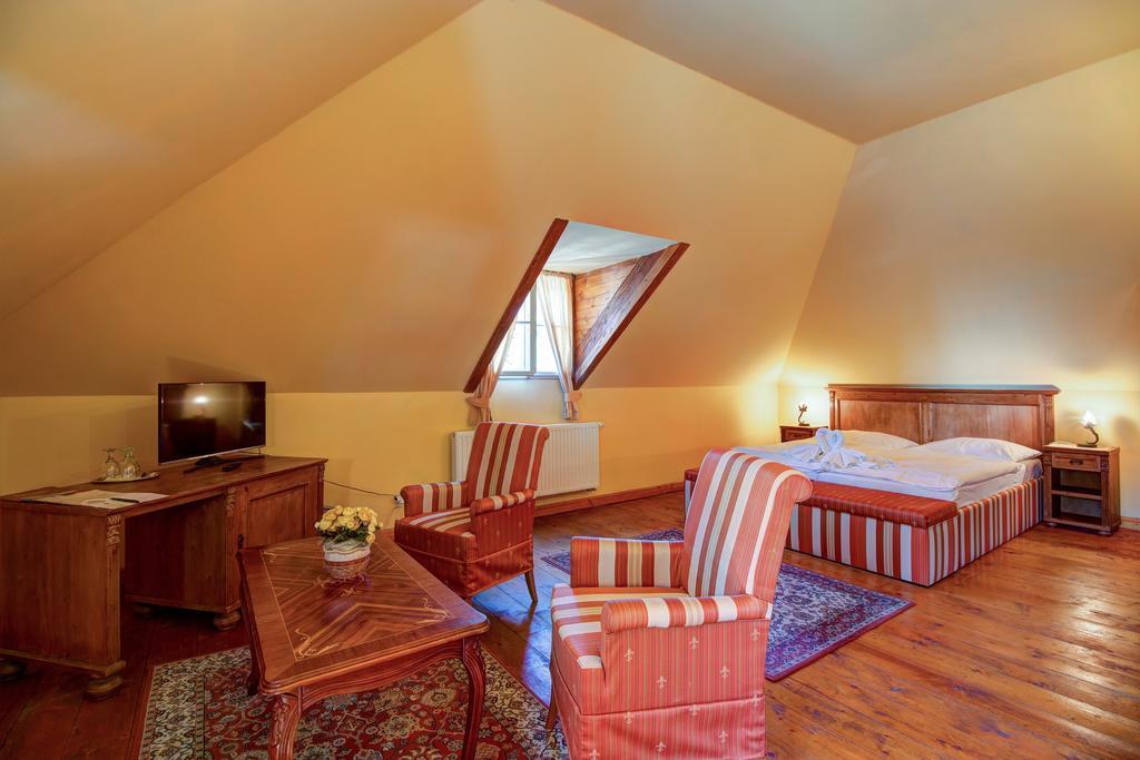 Penzion Cosmopolitan I. Banská Štiavnica Buitenkant foto