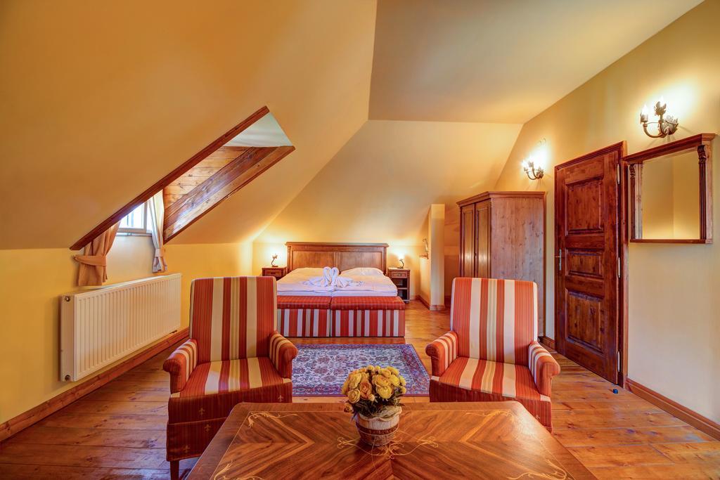 Penzion Cosmopolitan I. Banská Štiavnica Buitenkant foto