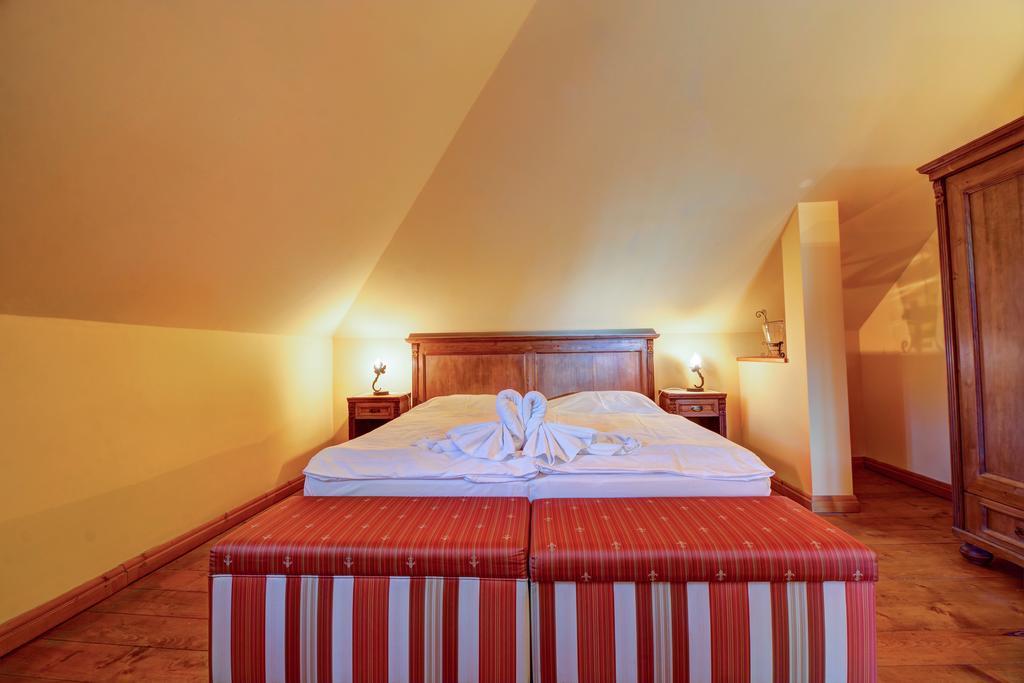 Penzion Cosmopolitan I. Banská Štiavnica Buitenkant foto