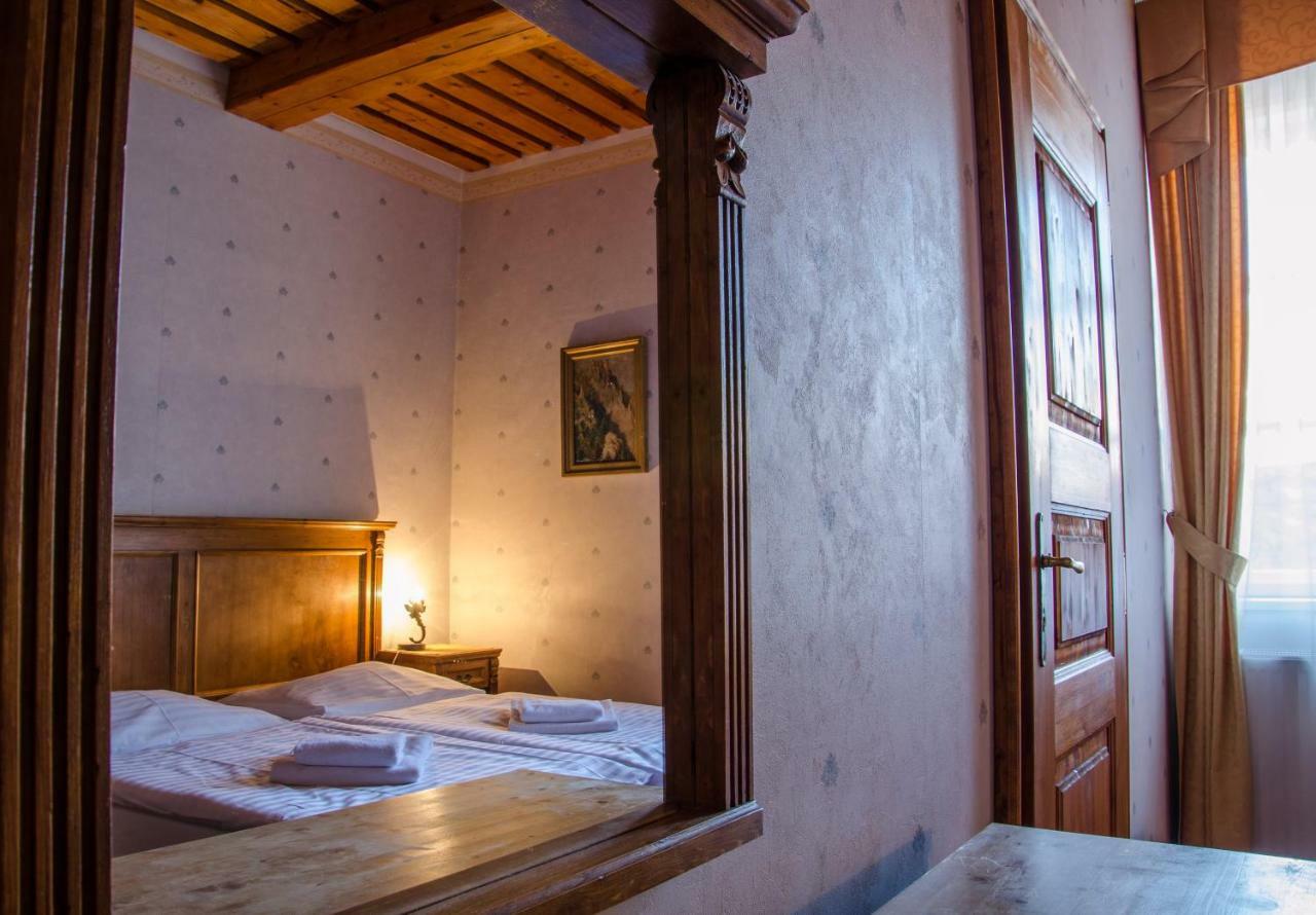 Penzion Cosmopolitan I. Banská Štiavnica Buitenkant foto